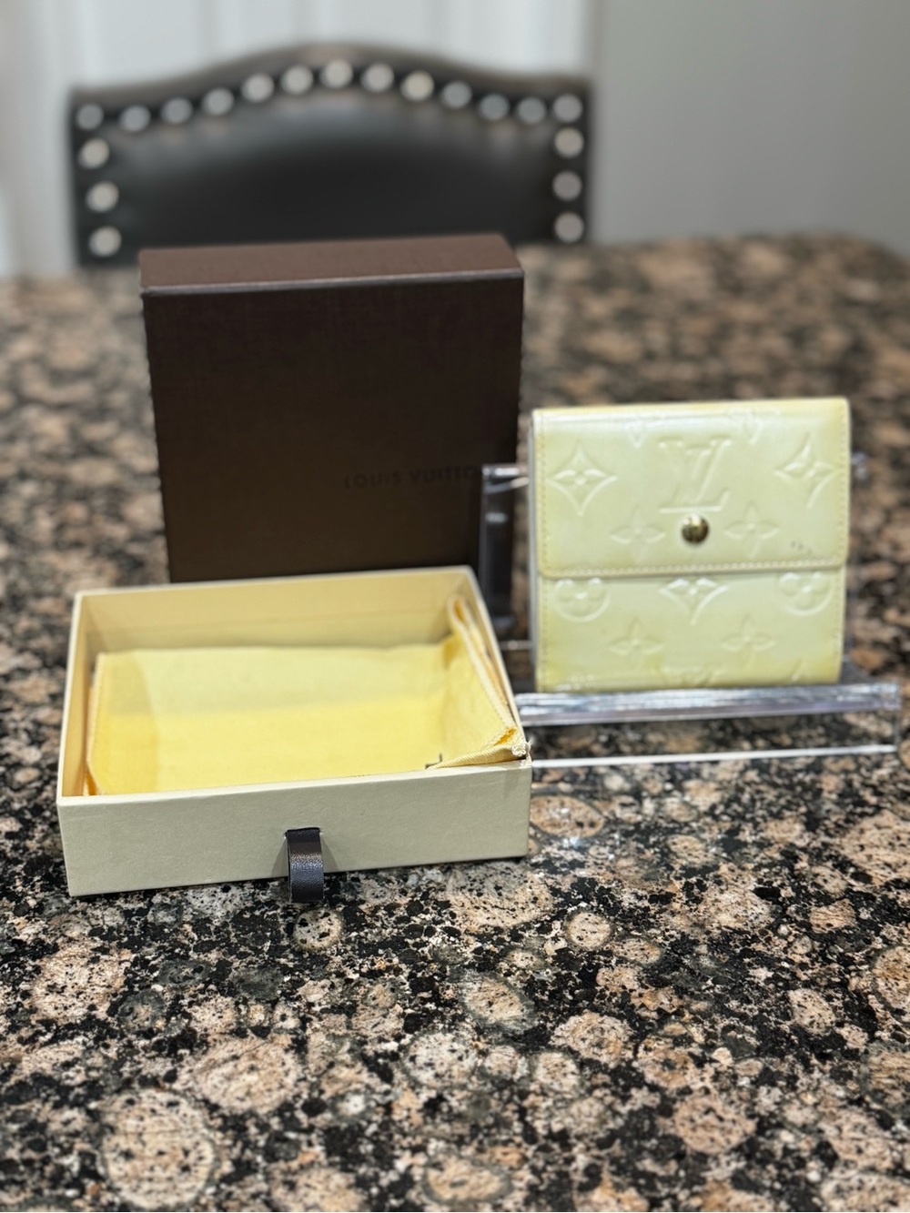 Louis Vuitton Beige Vernis Mono Elise Compact Wallet5in x 3 .5in‎